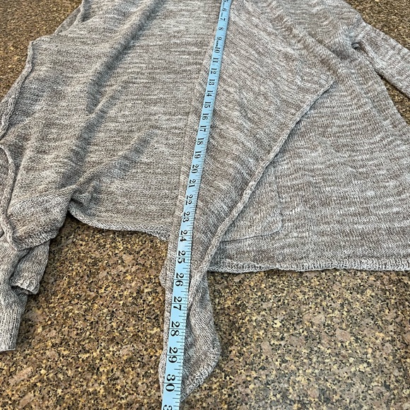 FREE GIFT with Abercrombie & Fitch Waterfall Cardigan - Picture 4 of 11